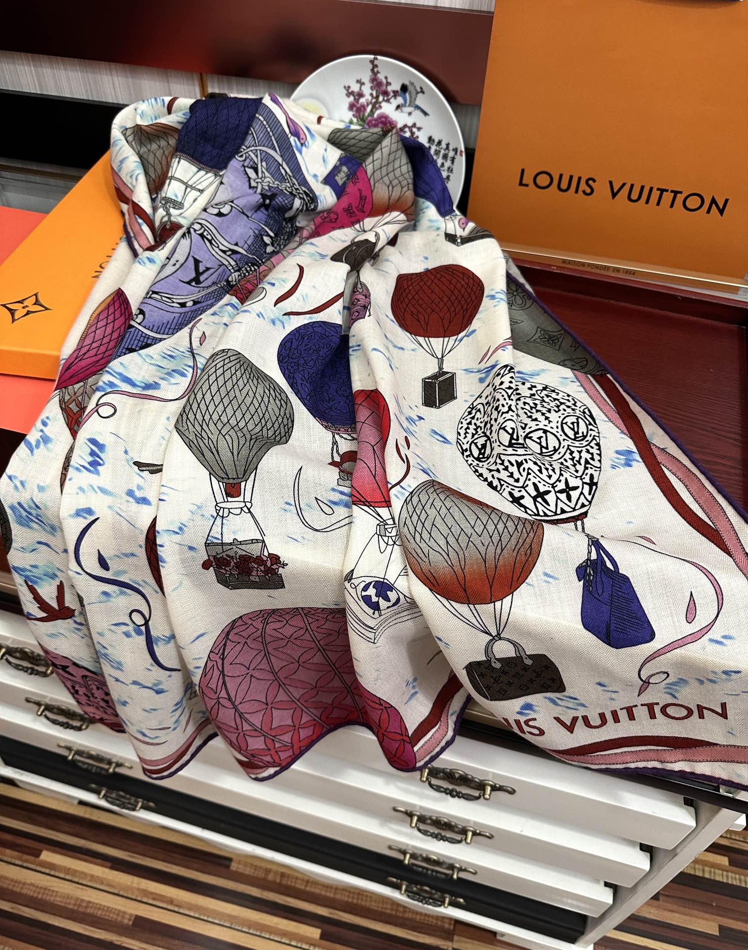 UP AND AWAY 140 CM SQUARE SILK SCARF COLORFUL 400073 mysite