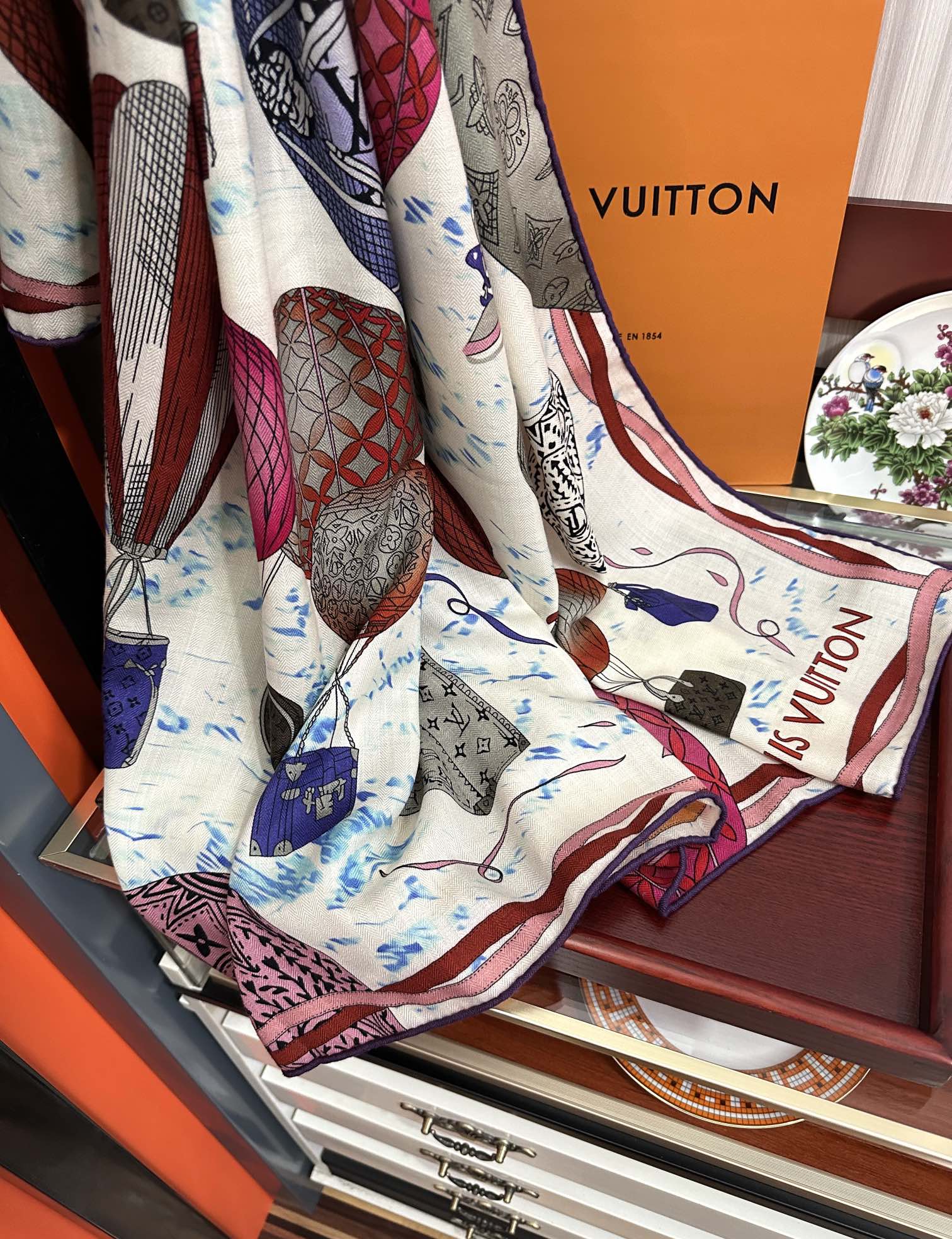 UP AND AWAY 140 CM SQUARE SILK SCARF COLORFUL 400073 mysite