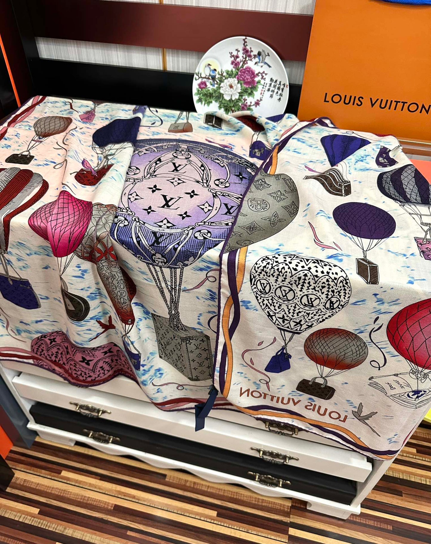 UP AND AWAY 140 CM SQUARE SILK SCARF COLORFUL 400073 mysite