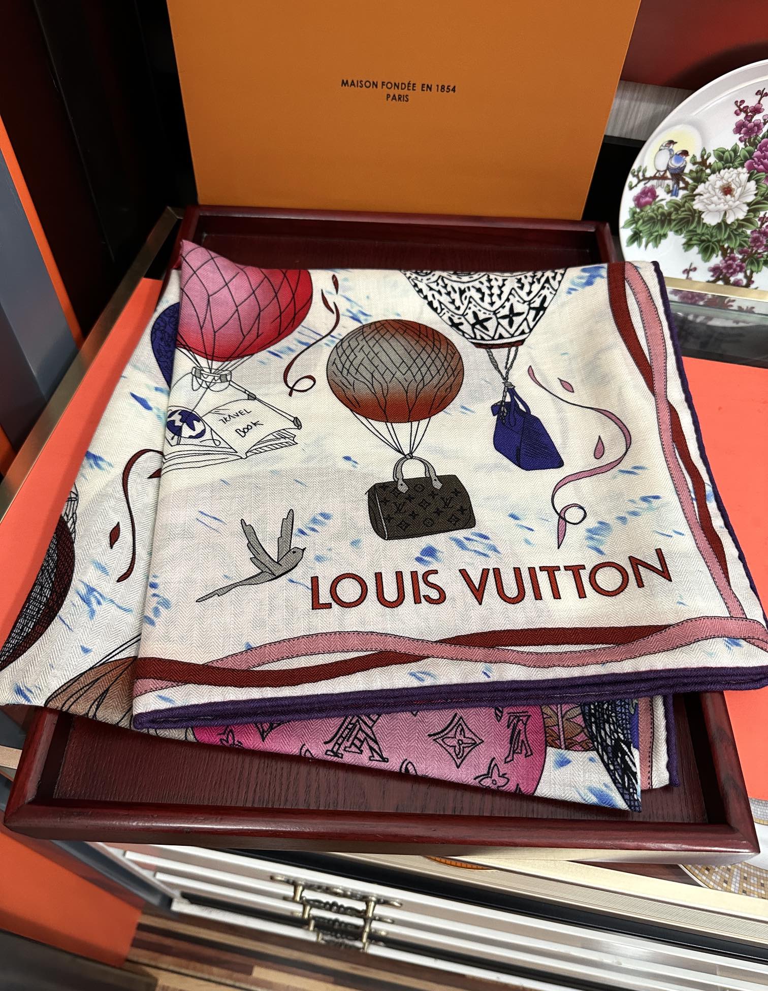 UP AND AWAY 140 CM SQUARE SILK SCARF COLORFUL 400073 mysite