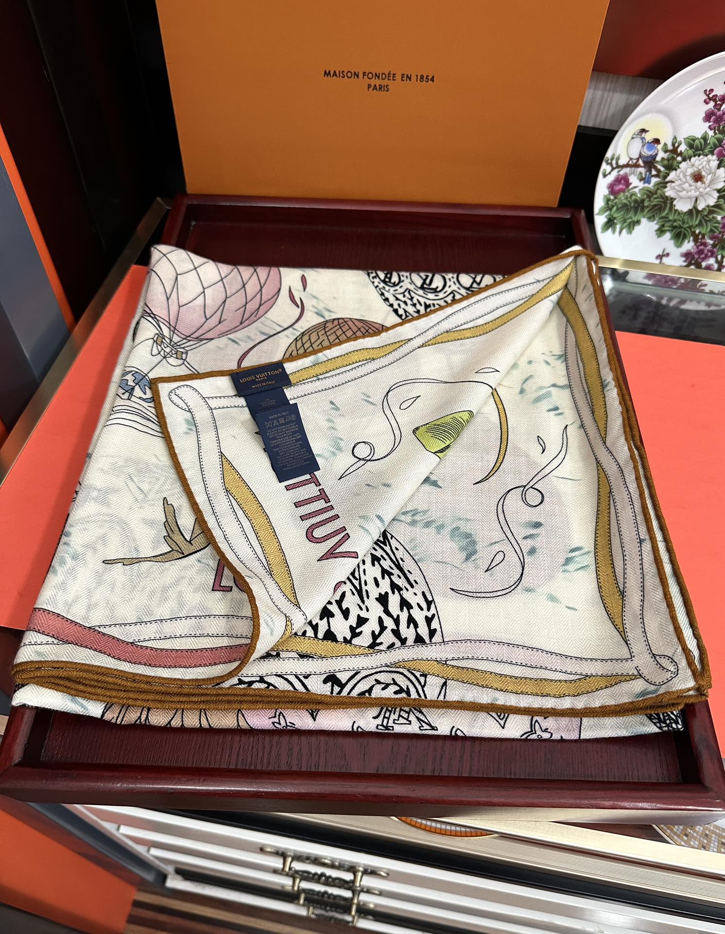 UP AND AWAY 140 CM SQUARE SILK SCARF COLORFUL 400074 mysite