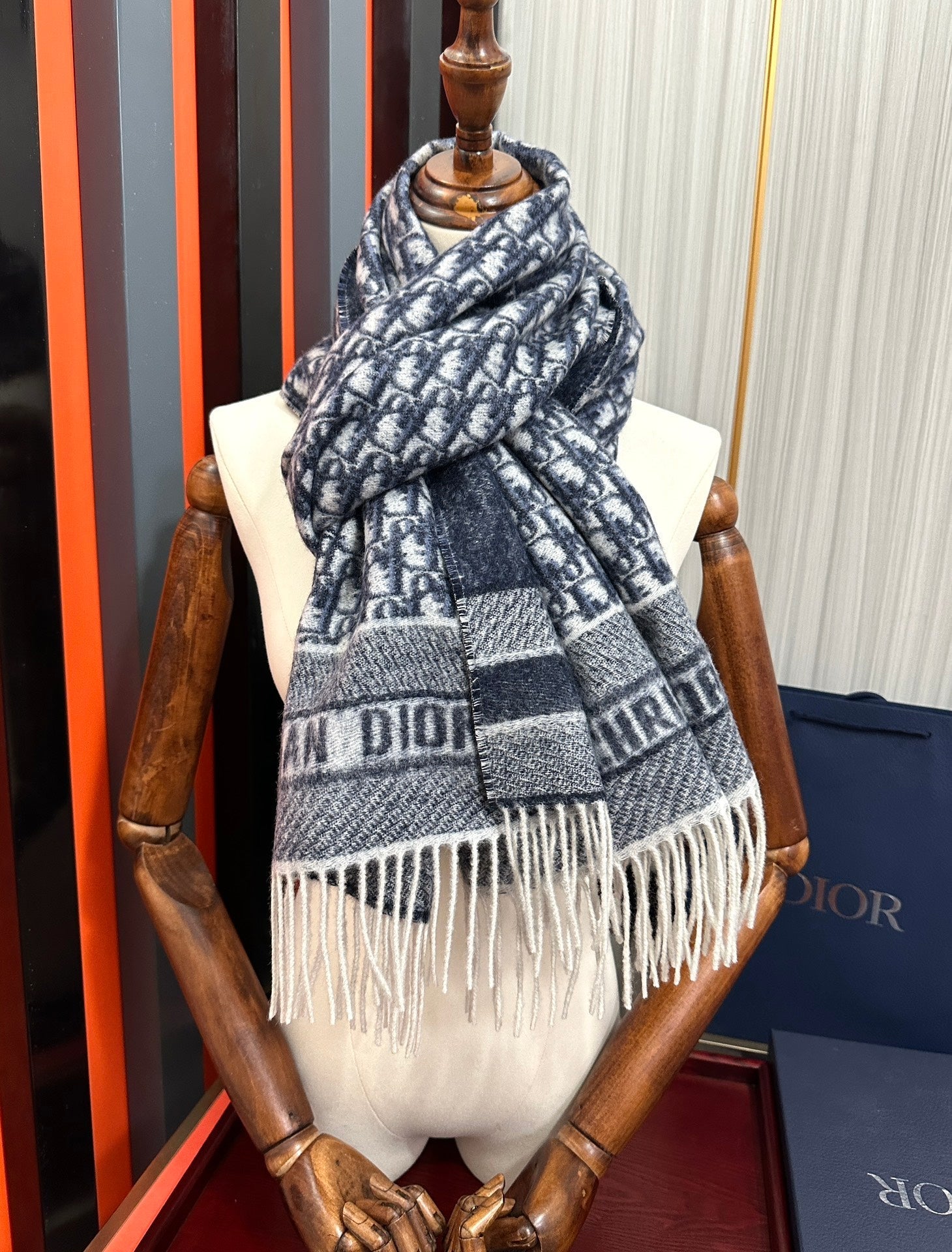 OBLIQUE 190 CM SCARF IN BLACK MIX WHITE TECHNICAL CASHMERE 415486 mysite