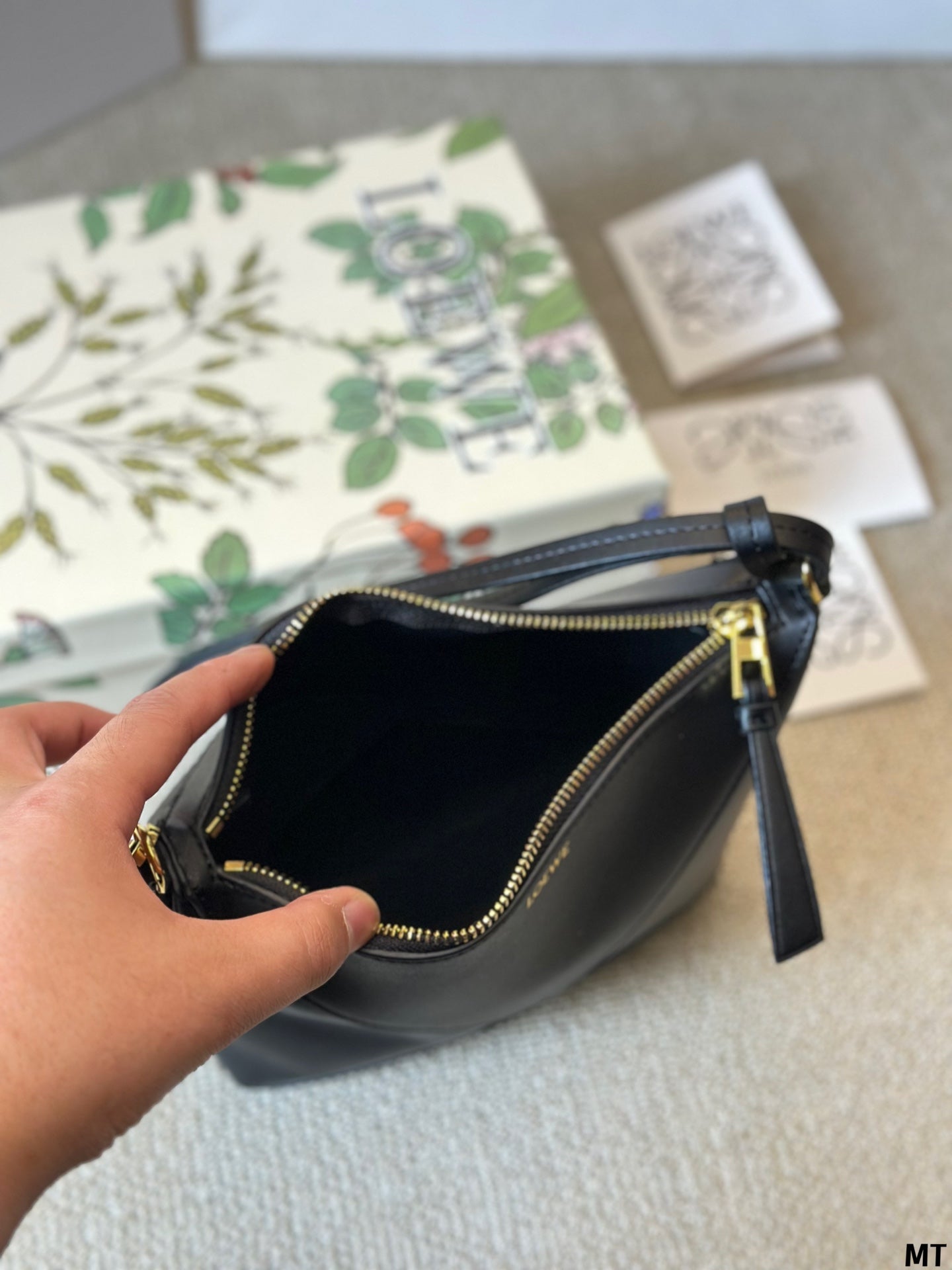 LOE 20 PUZZLE FOLD POUCH IN BLACK NAPPA CALFSKIN mysite