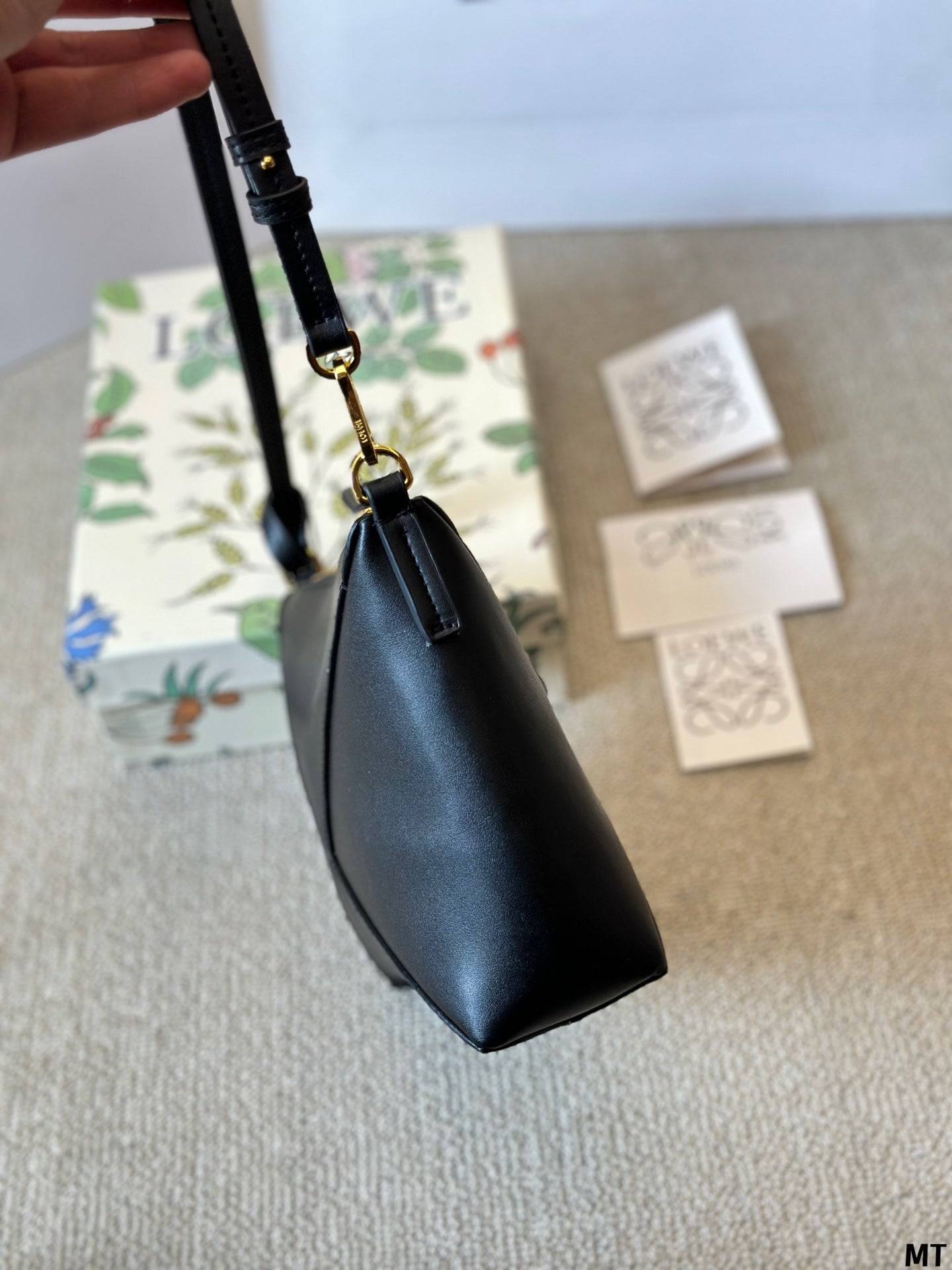 LOE 20 PUZZLE FOLD POUCH IN BLACK NAPPA CALFSKIN mysite