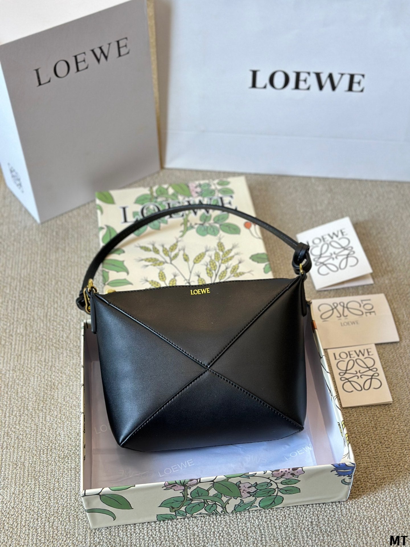LOE 20 PUZZLE FOLD POUCH IN BLACK NAPPA CALFSKIN mysite