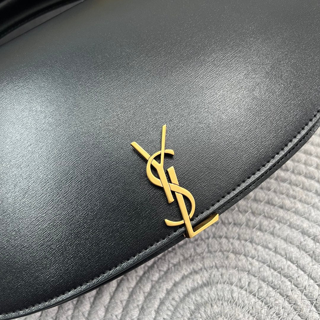 VOLTAIRE 24 IN BLACK CALFSKIN GOLD LOGO mysite