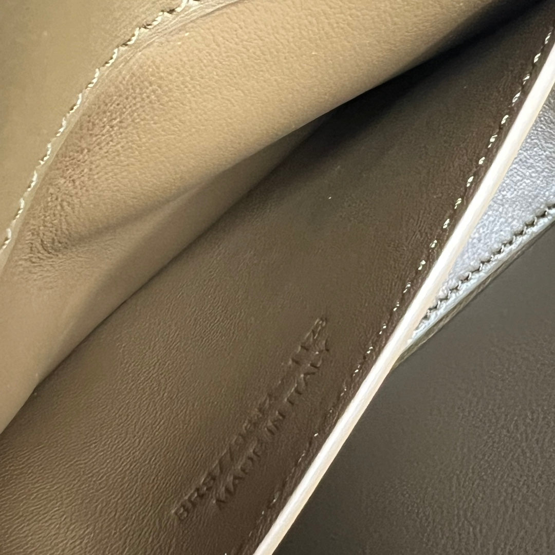 VOLTAIRE IN BOX 21 IN CARAMEL BROWN CALFSKIN GOLD LOGO mysite