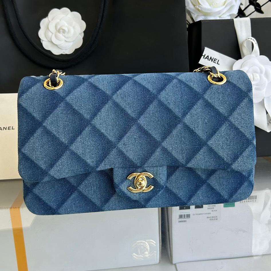 MEDIUM FLAP BAG 25 IN CLASSIC BLUE DENIM GOLD HARDWARE mysite