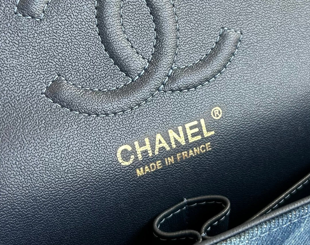 MEDIUM FLAP BAG 25 IN CLASSIC BLUE DENIM GOLD HARDWARE mysite