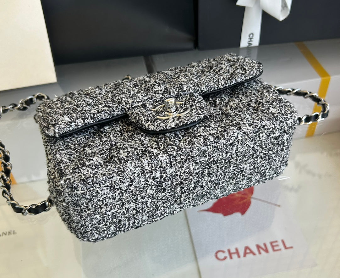 MINI FLAP BAG 20 IN LIGHT GRAY TWEED SILVER HARDWARE mysite