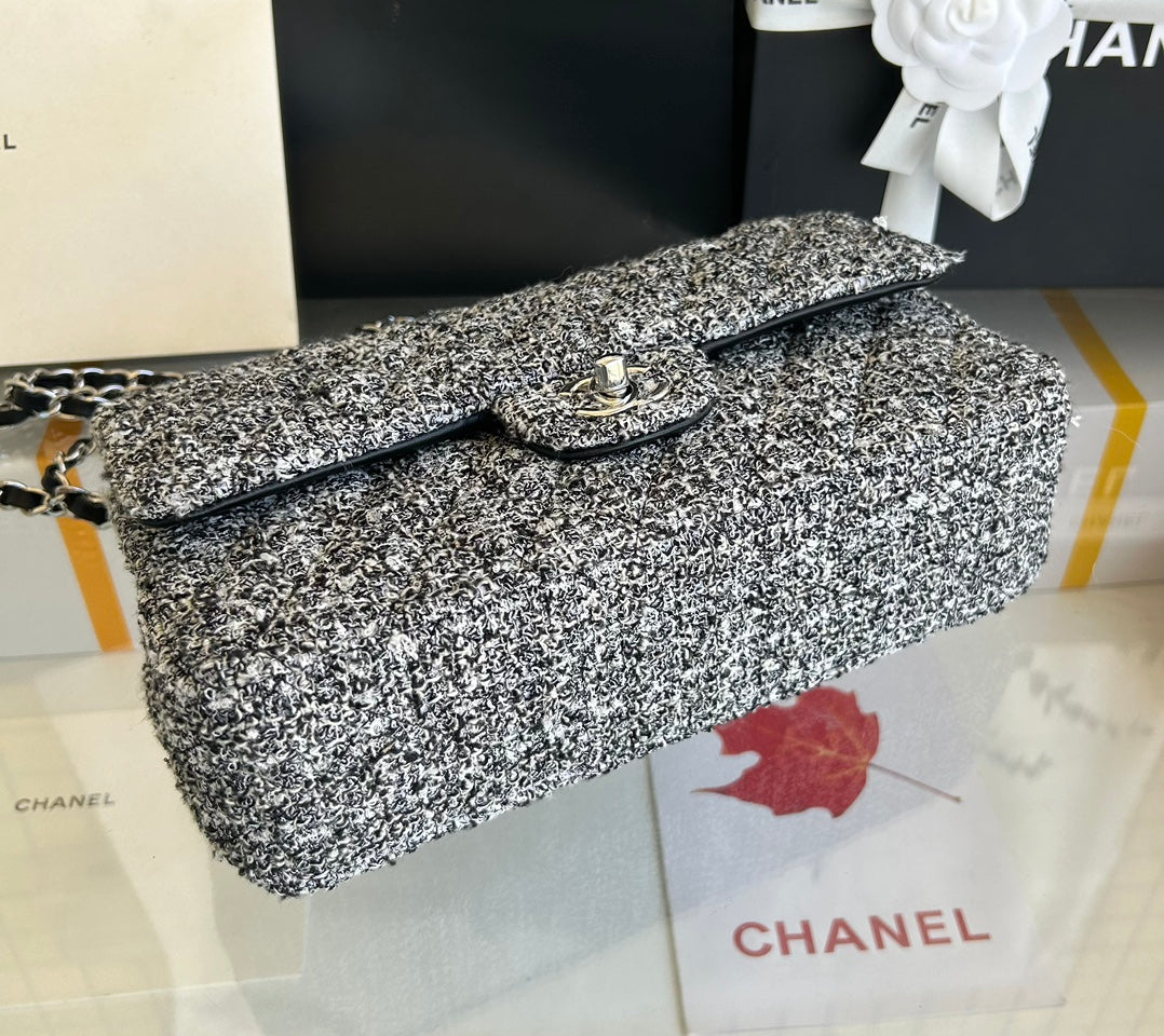 MEDIUM FLAP BAG 25 IN LIGHT GRAY TWEED SILVER HARDWARE mysite