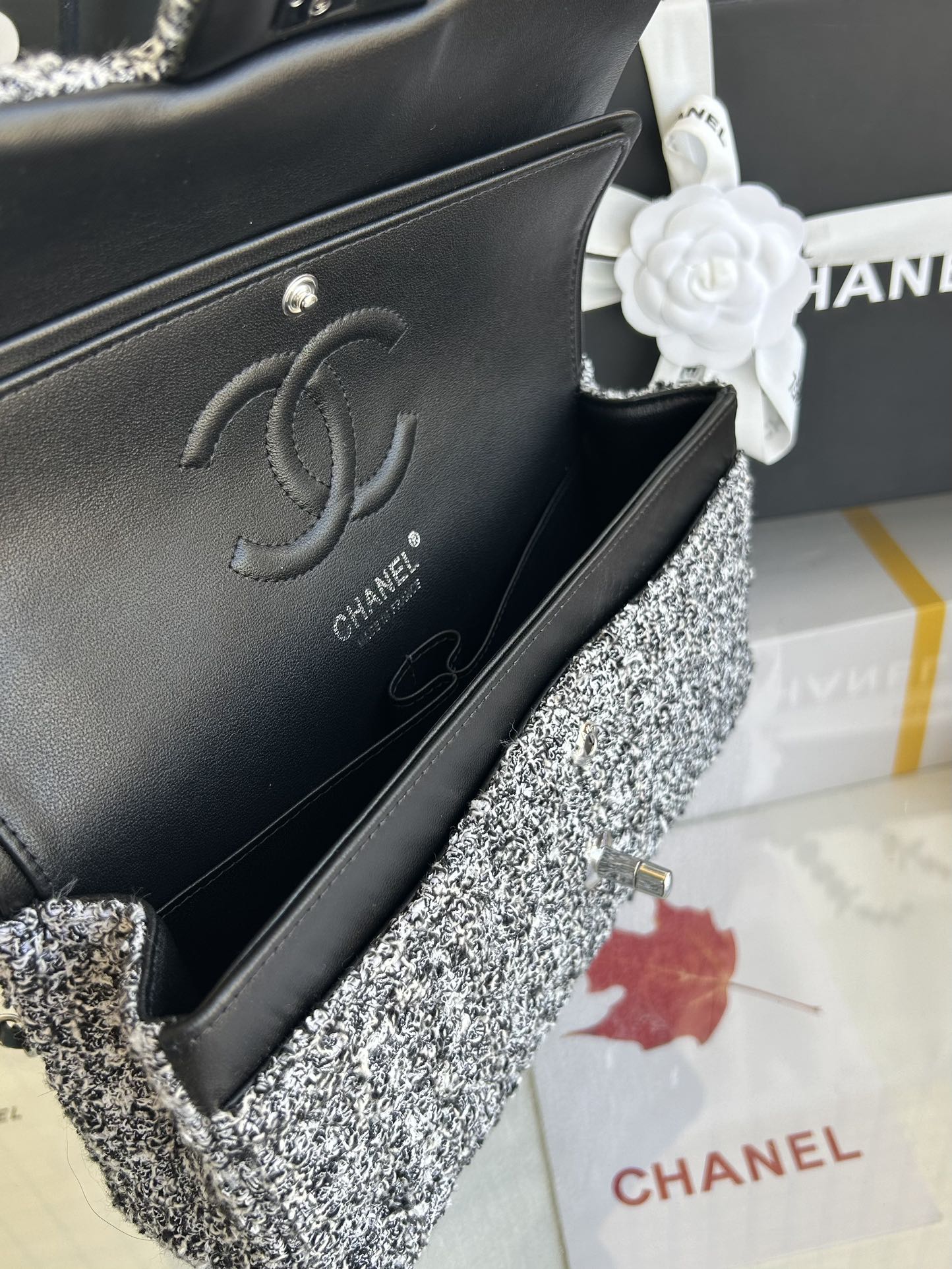 MEDIUM FLAP BAG 25 IN LIGHT GRAY TWEED SILVER HARDWARE mysite