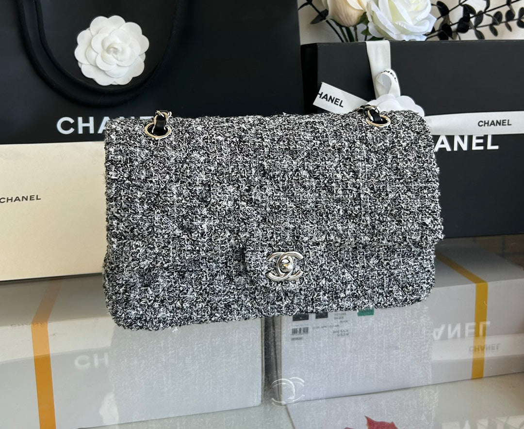 MEDIUM FLAP BAG 25 IN LIGHT GRAY TWEED SILVER HARDWARE mysite