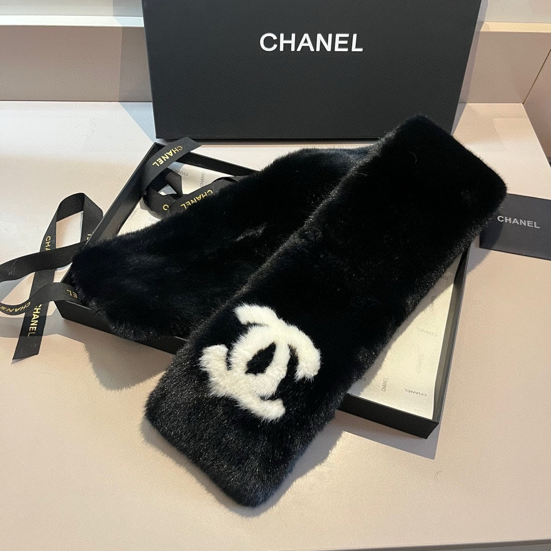 SCARF IN BLACK RABBIT FUR WITH WHITE LOGO 397438 mysite