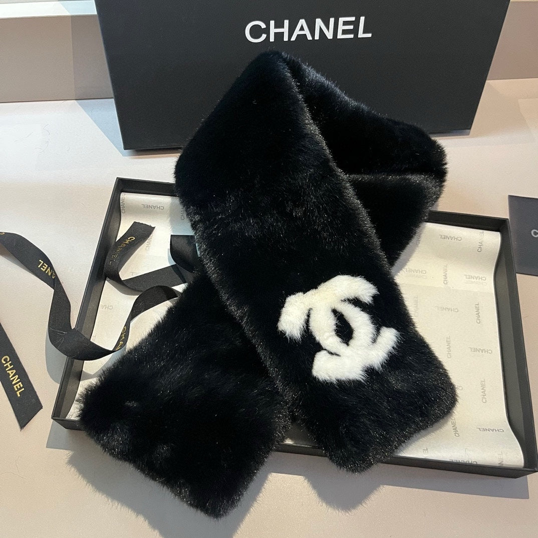 SCARF IN BLACK RABBIT FUR WITH WHITE LOGO 397438 mysite