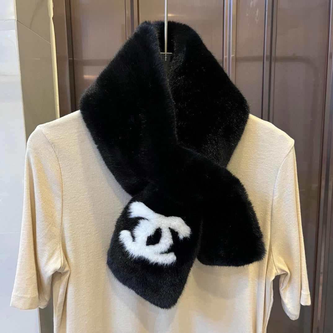 SCARF IN BLACK RABBIT FUR WITH WHITE LOGO 397438 mysite