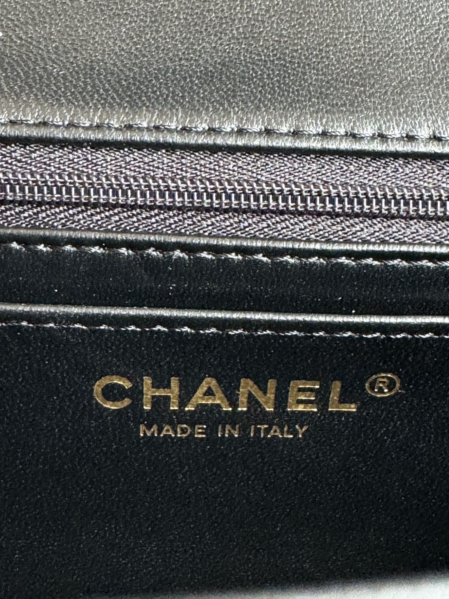 MINI FLAP BAG 20 IN BLACK GLOSSY CALFSKIN GOLD HARDWARE mysite