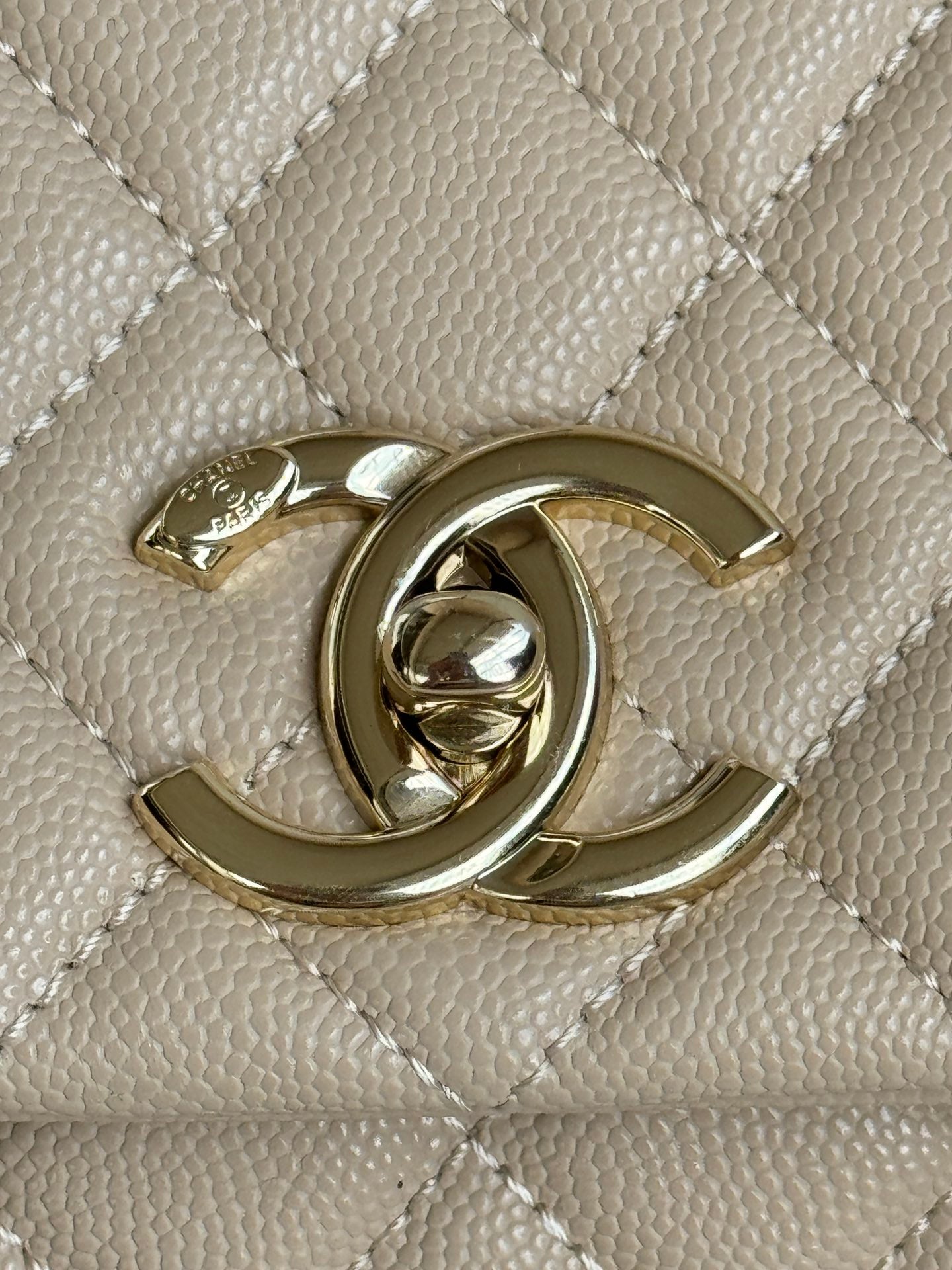 coco handle medium 29cm beige red quilted caviar leather gold hardware mysite