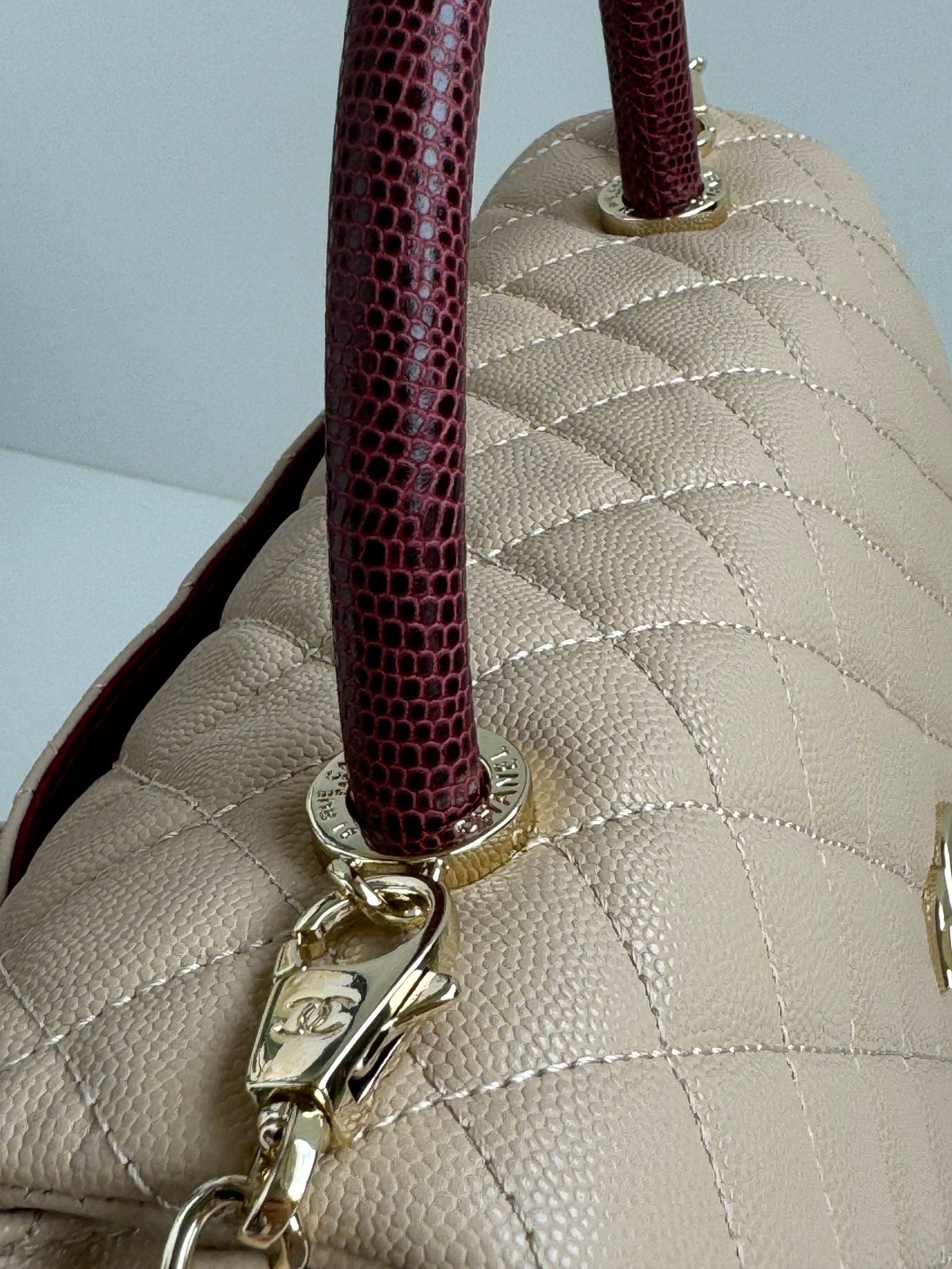 coco handle medium 29cm beige red quilted caviar leather gold hardware mysite