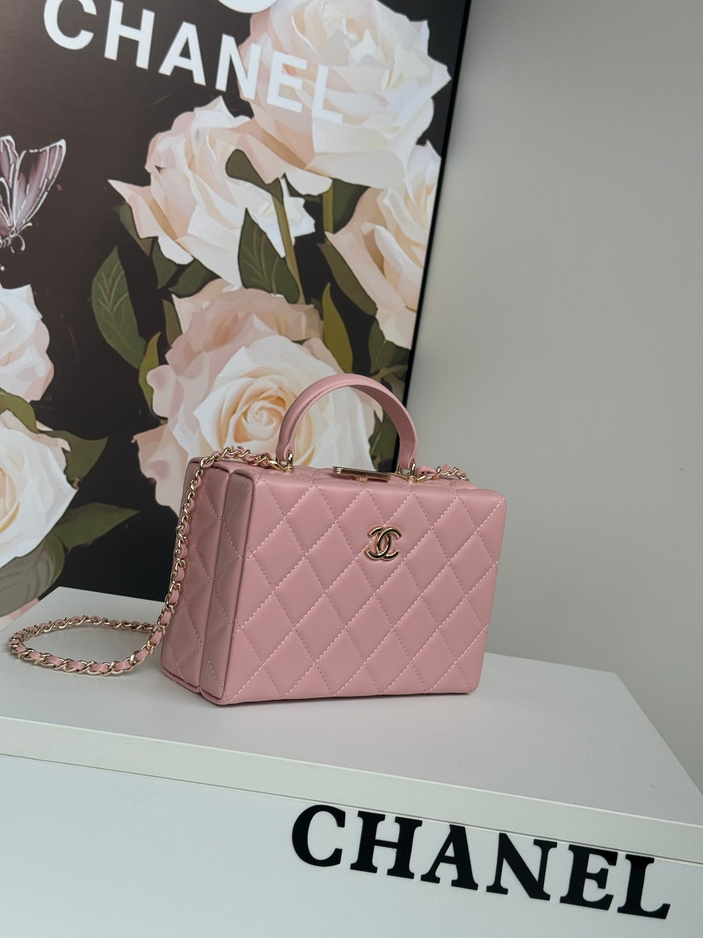 SMALL BOX BAG 18 IN BALLERINA PINK LAMBSKIN GOLD HARDWARE mysite