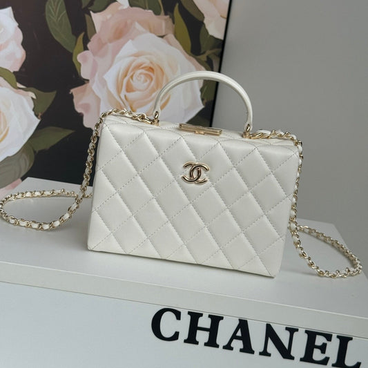 SMALL BOX BAG 18 IN WHITE LAMBSKIN GOLD HARDWARE mysite