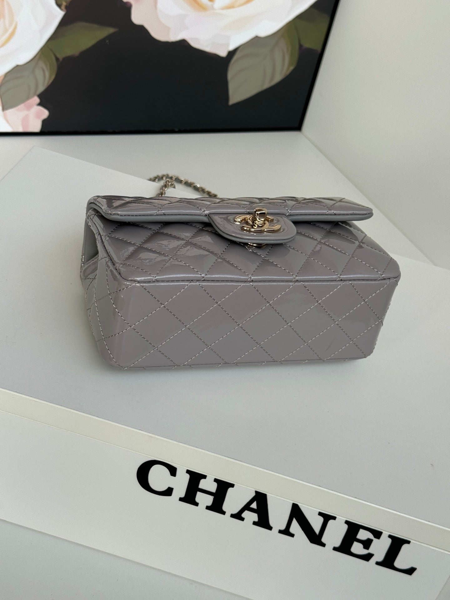 MINI FLAP BAG 20 IN LIGHT GRAY GLOSSY CALFSKIN GOLD HARDWARE mysite