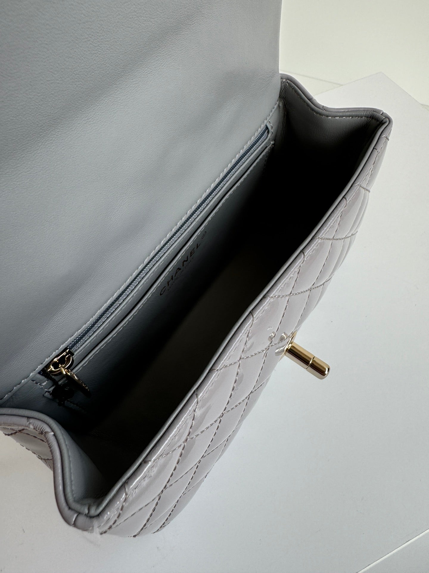 MINI FLAP BAG 20 IN LIGHT GRAY GLOSSY CALFSKIN GOLD HARDWARE mysite