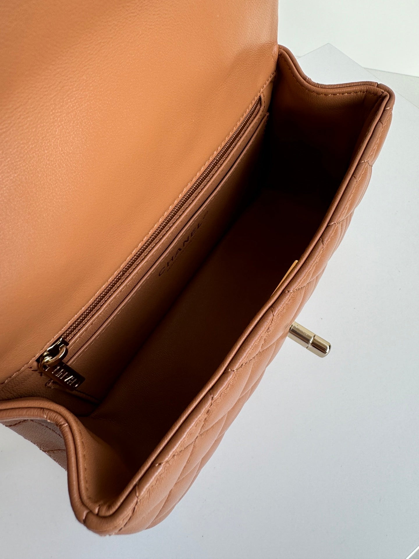 FLAP BAG 20 IN BRONZE BROWN LAMBSKIN WITH HANDLE mysite