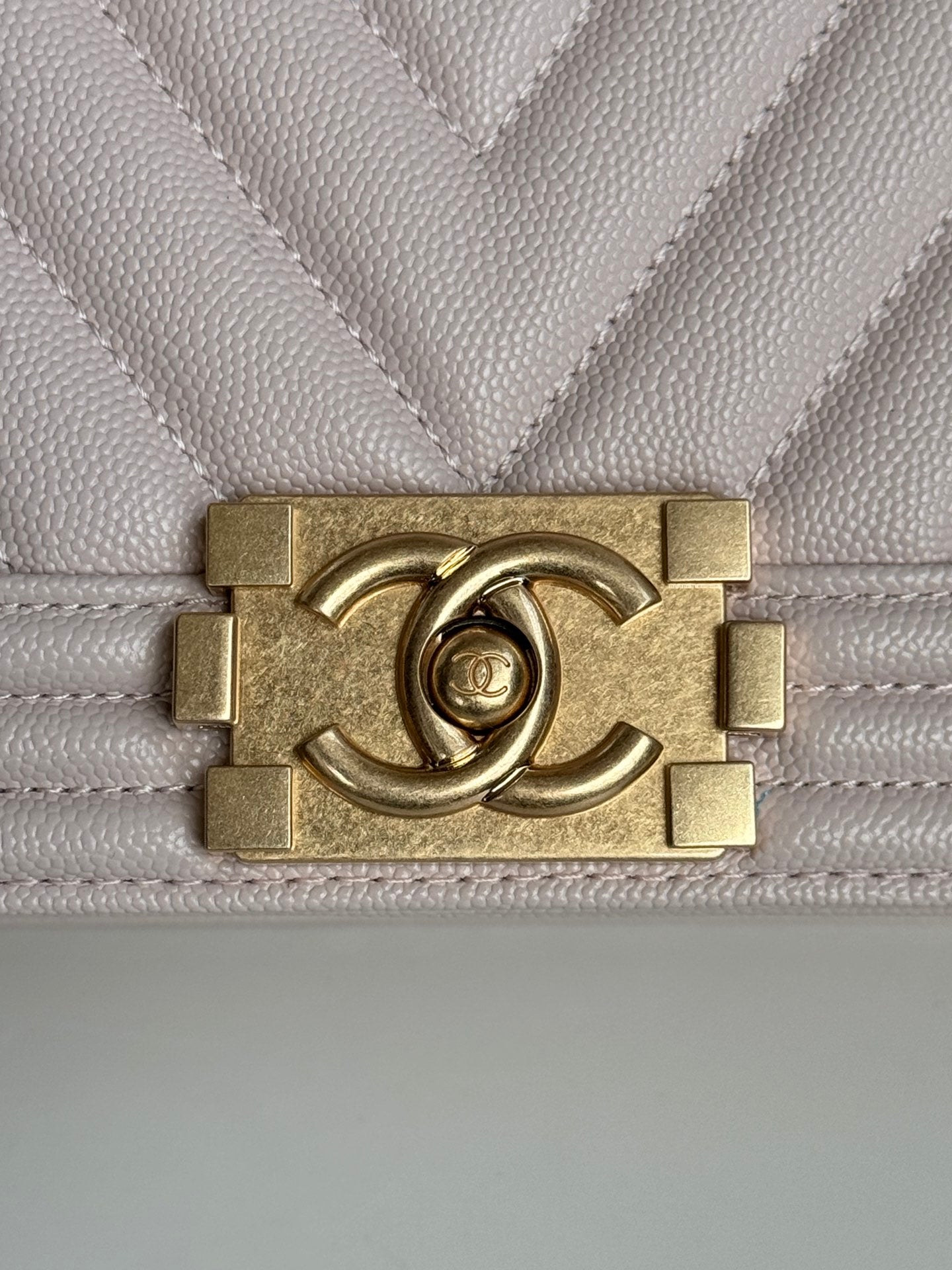 BOY BAG WITH GOLD HARDWARE MEDIUM 25 IN PINK NUDE CALFSKIN mysite