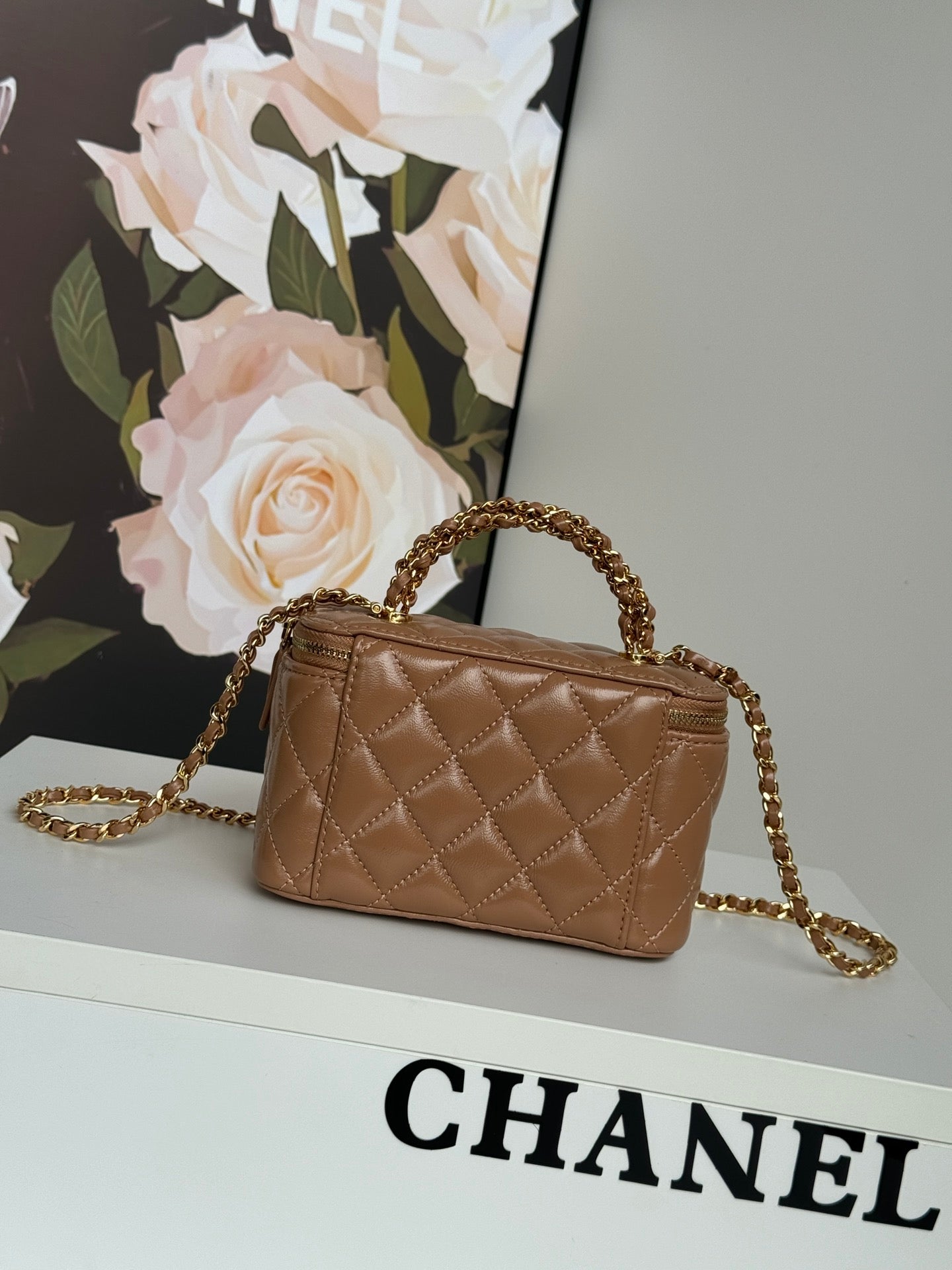 SMALL VANITY CASE 17 WITH HANDLE IN RUSSET BROWN CALFSKIN GOLD METAL CHAIN mysite