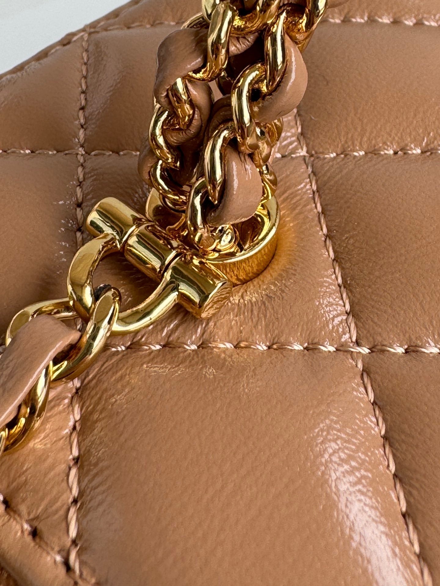 SMALL VANITY CASE 17 WITH HANDLE IN RUSSET BROWN CALFSKIN GOLD METAL CHAIN mysite