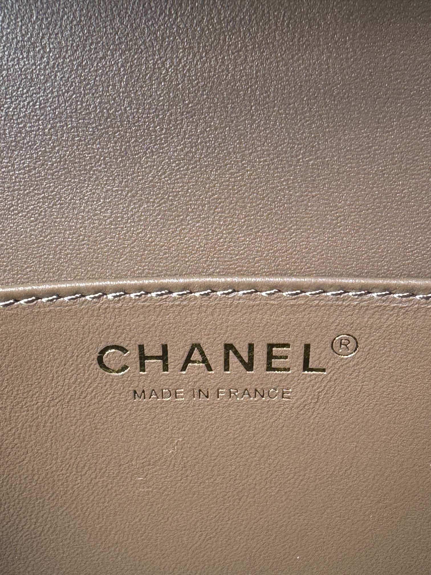 MEDIUM BOX BAG 22 IN CHOCOLATE LAMBSKIN GOLD HARDWARE mysite