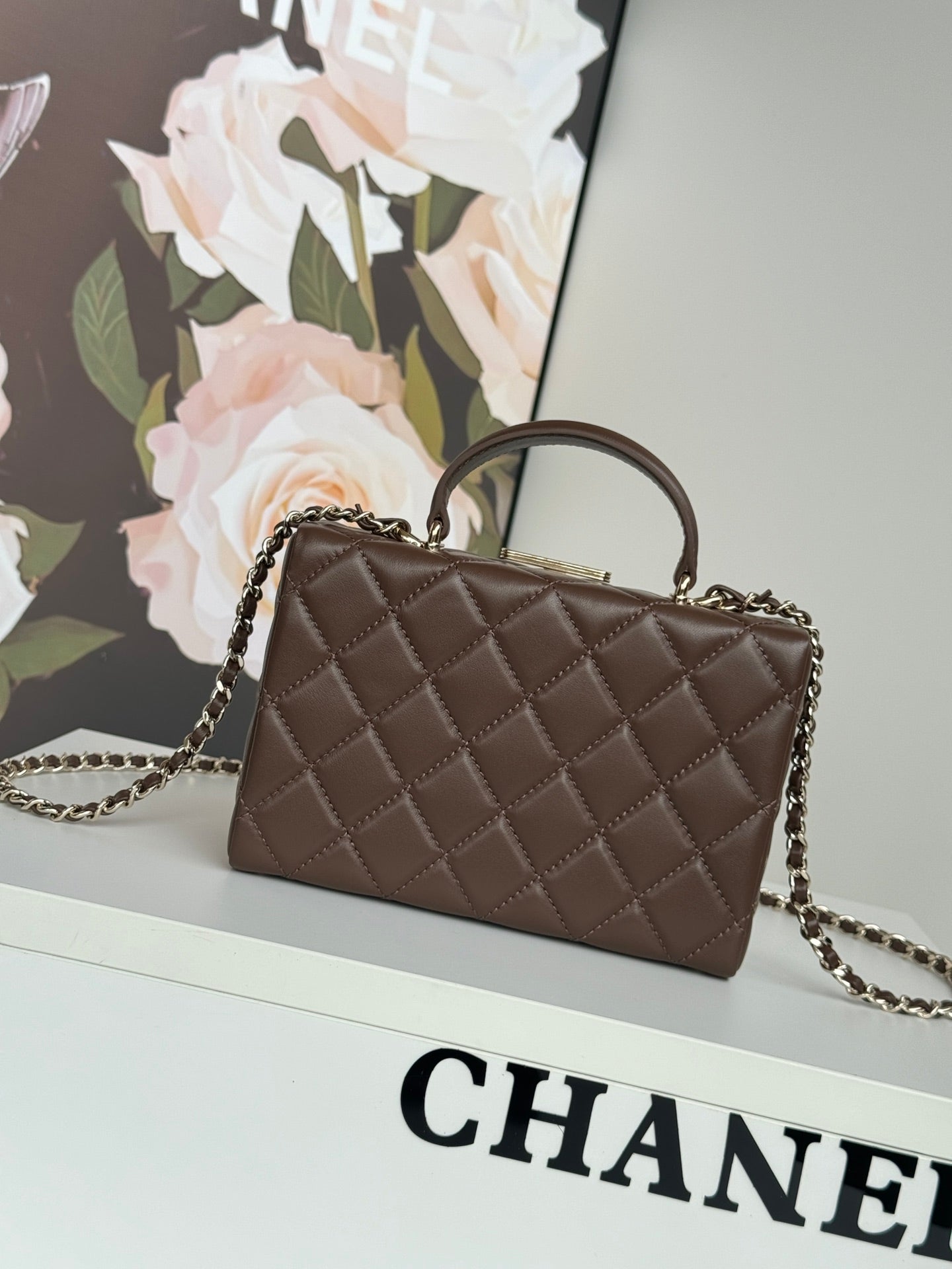 SMALL BOX BAG 18 IN CHOCOLATE LAMBSKIN GOLD HARDWARE mysite