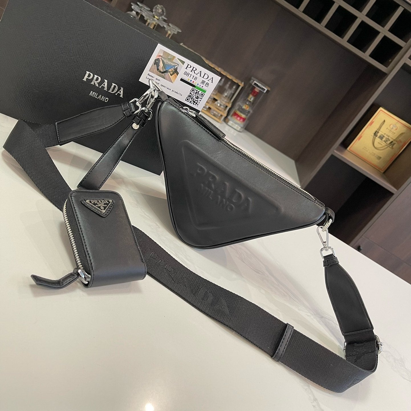 PRA TRIANGLE 27 SHOULDER BAG IN BLACK CALFSKIN WITH STRAP mysite