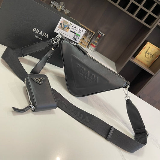 PRA TRIANGLE 27 SHOULDER BAG IN BLACK CALFSKIN WITH STRAP mysite