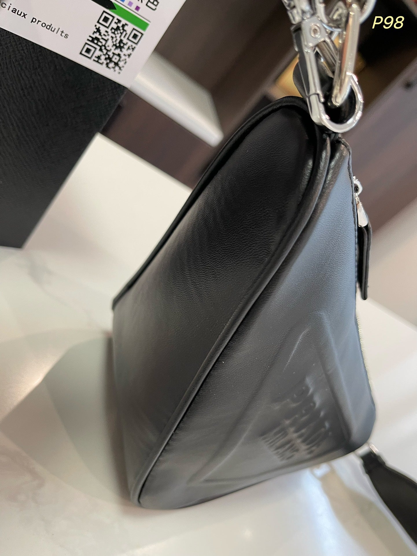 PRA TRIANGLE 27 SHOULDER BAG IN BLACK CALFSKIN WITH STRAP mysite