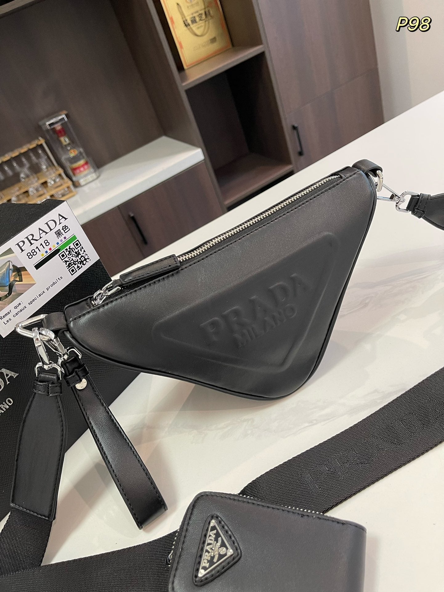 PRA TRIANGLE 27 SHOULDER BAG IN BLACK CALFSKIN WITH STRAP mysite