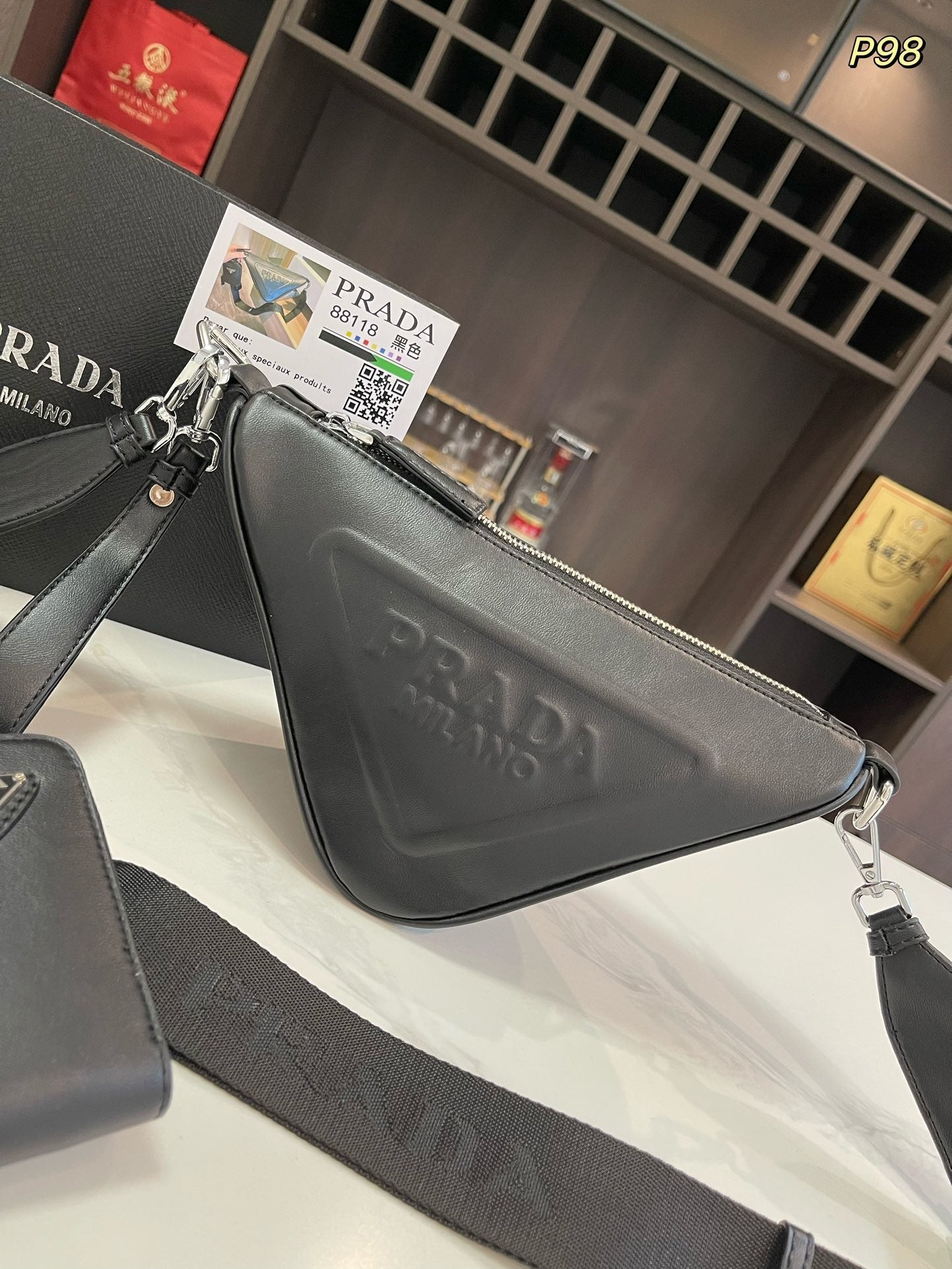 PRA TRIANGLE 27 SHOULDER BAG IN BLACK CALFSKIN WITH STRAP mysite