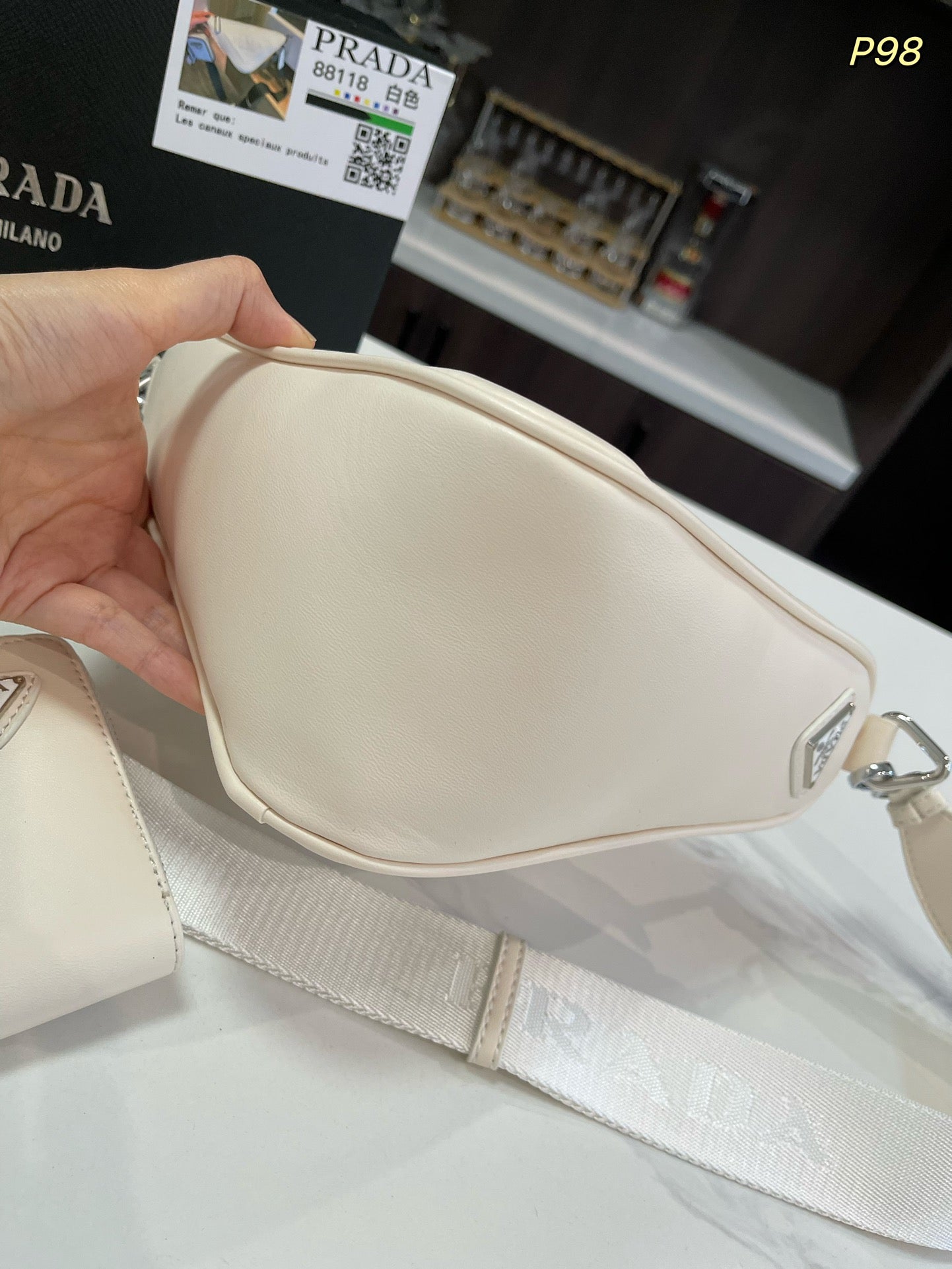 PRA TRIANGLE 27 SHOULDER BAG IN WHITE CALFSKIN WITH STRAP mysite