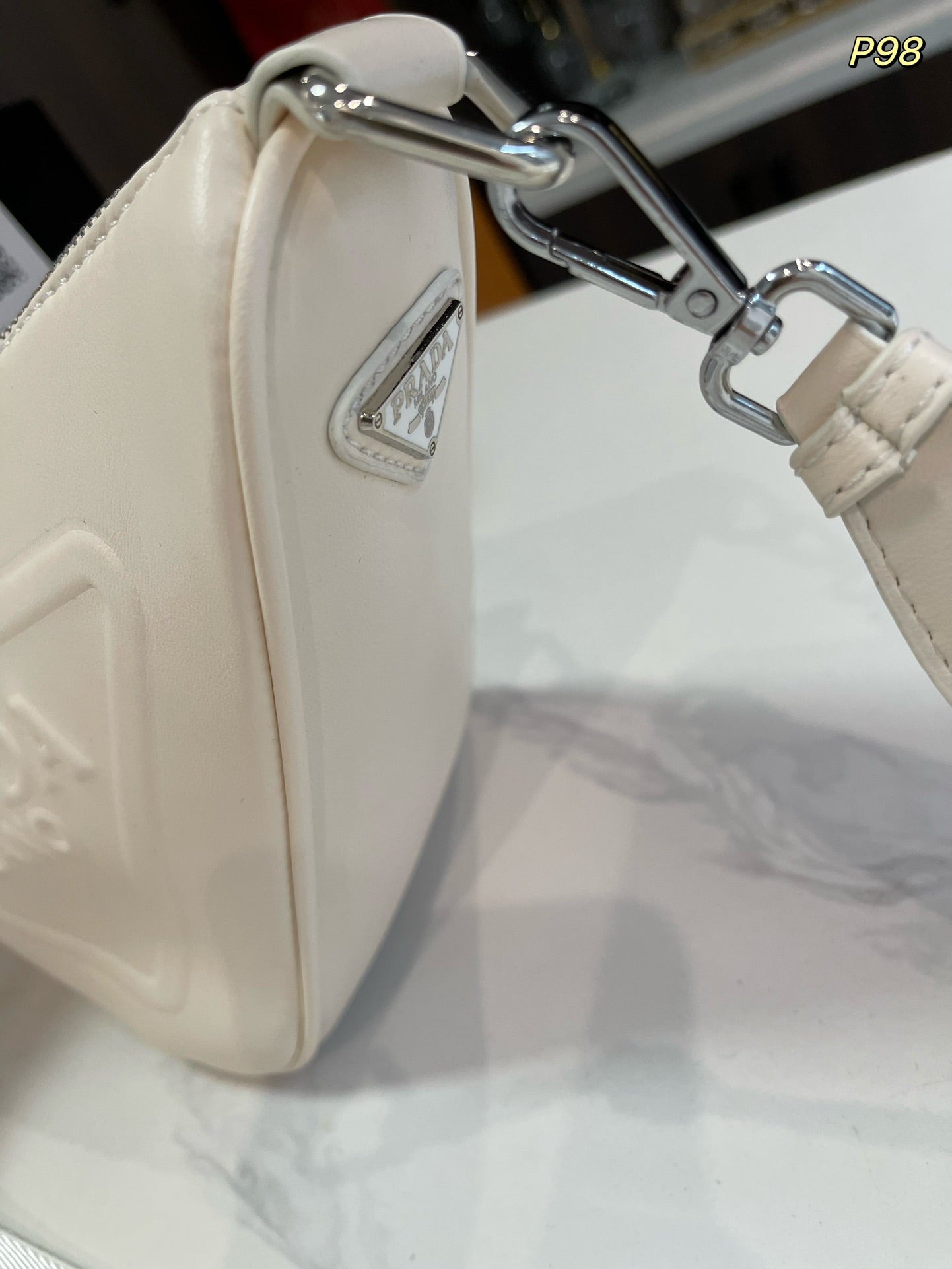 PRA TRIANGLE 27 SHOULDER BAG IN WHITE CALFSKIN WITH STRAP mysite