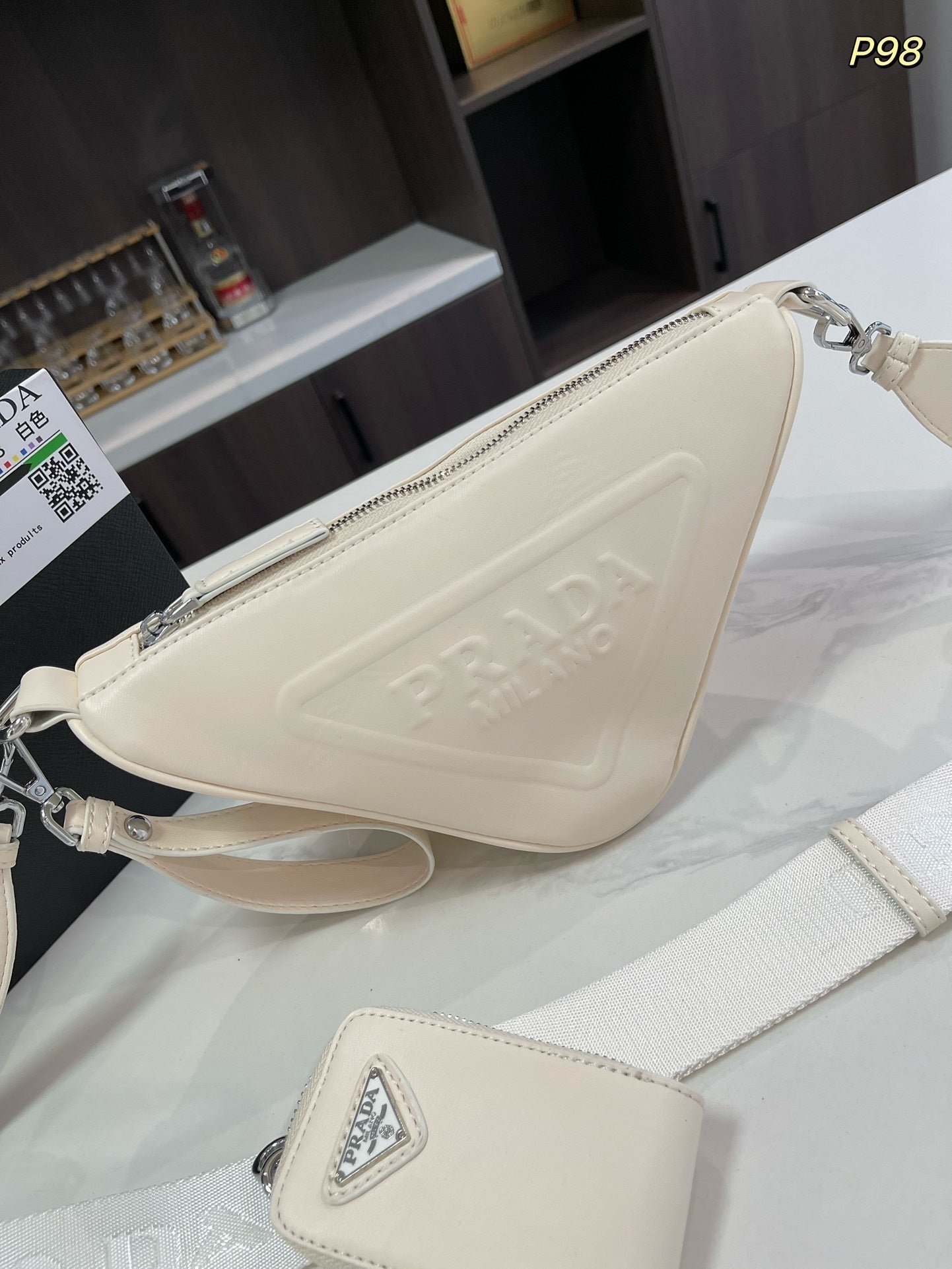 PRA TRIANGLE 27 SHOULDER BAG IN WHITE CALFSKIN WITH STRAP mysite