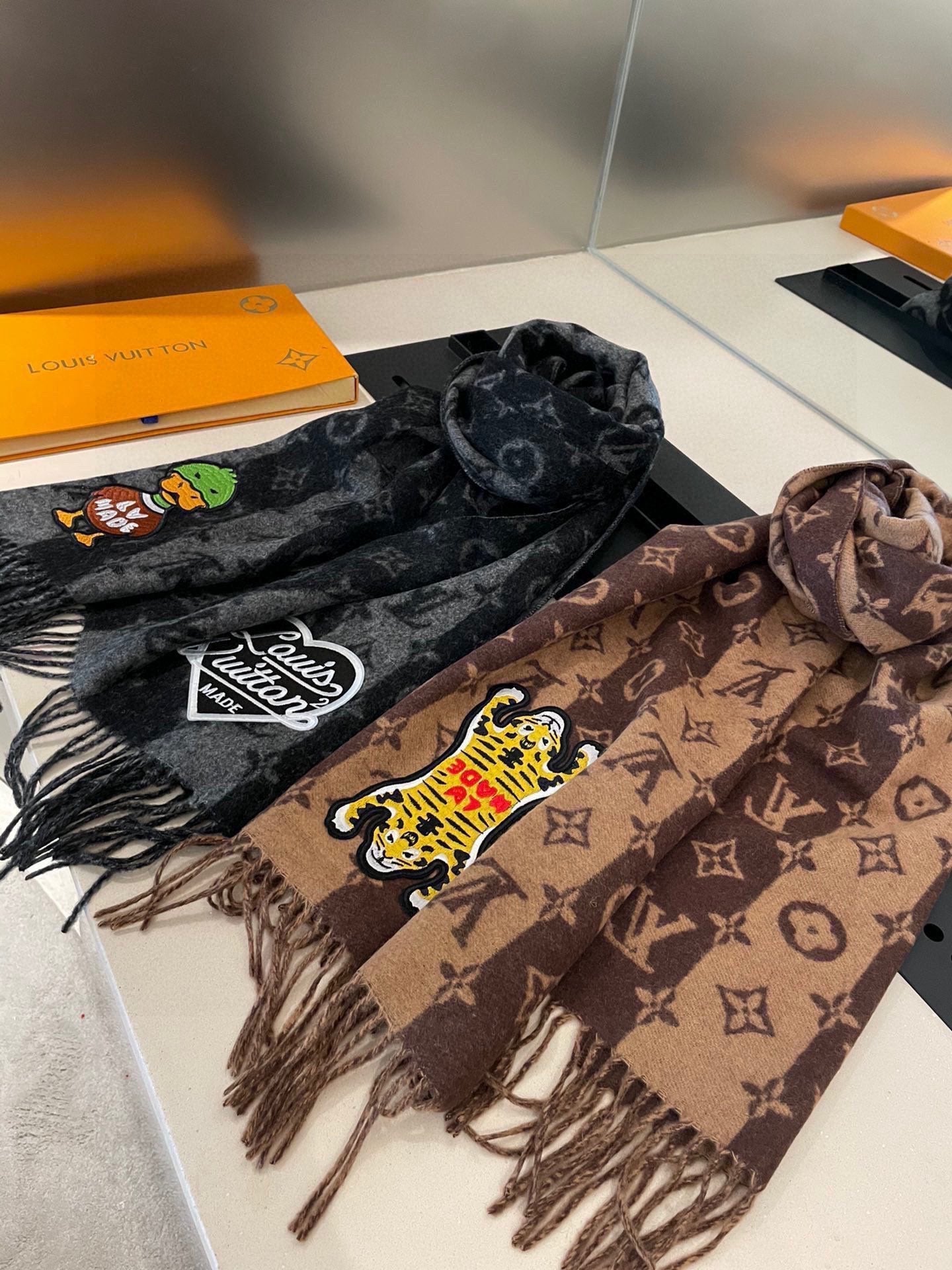 TIGER PATTERN SCARF 205 CM IN CHOCOLATE BROWN CASHMERE  390874 mysite