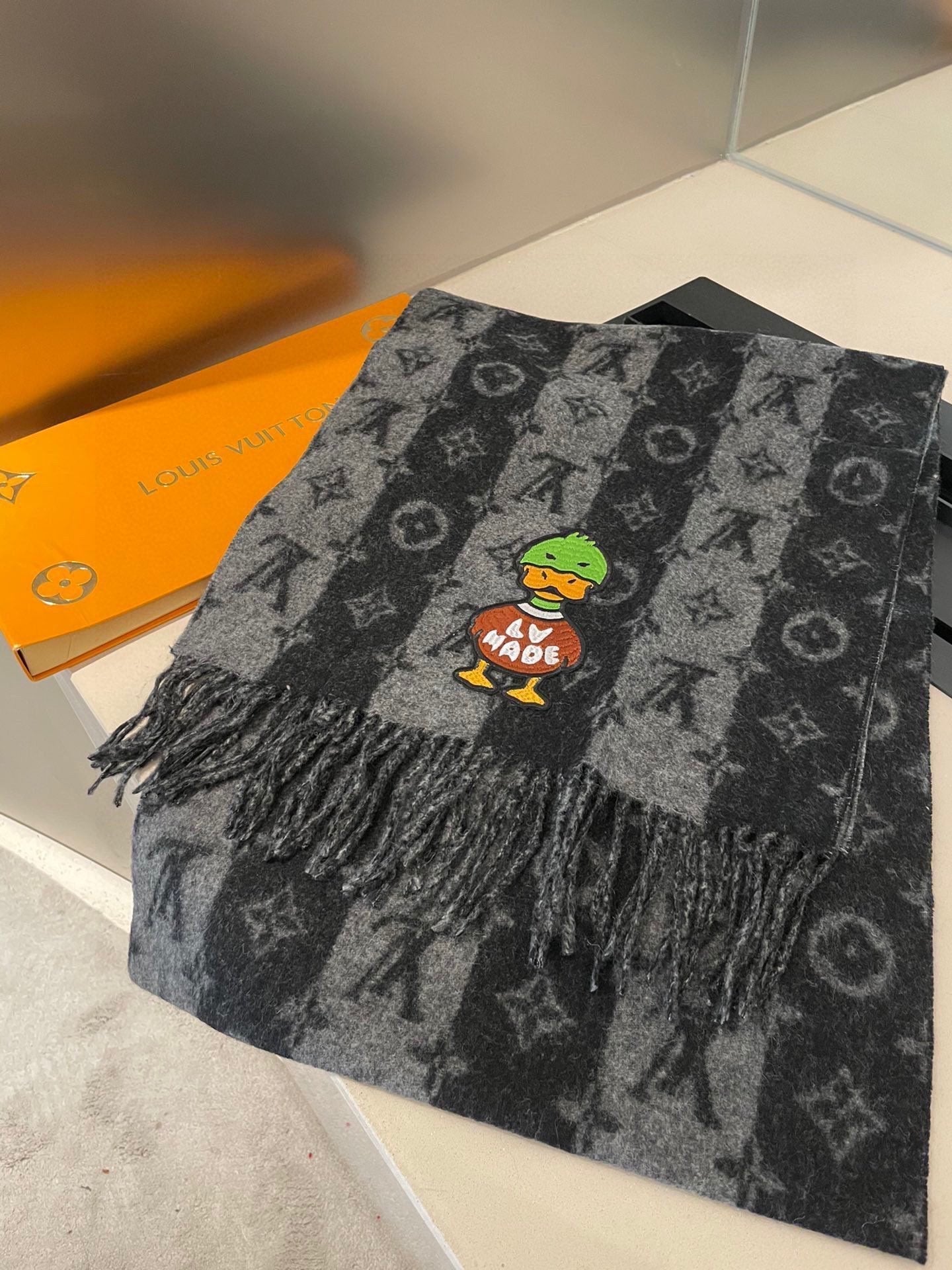 TIGER PATTERN SCARF 205 CM IN BLACK CASHMERE  390875 mysite