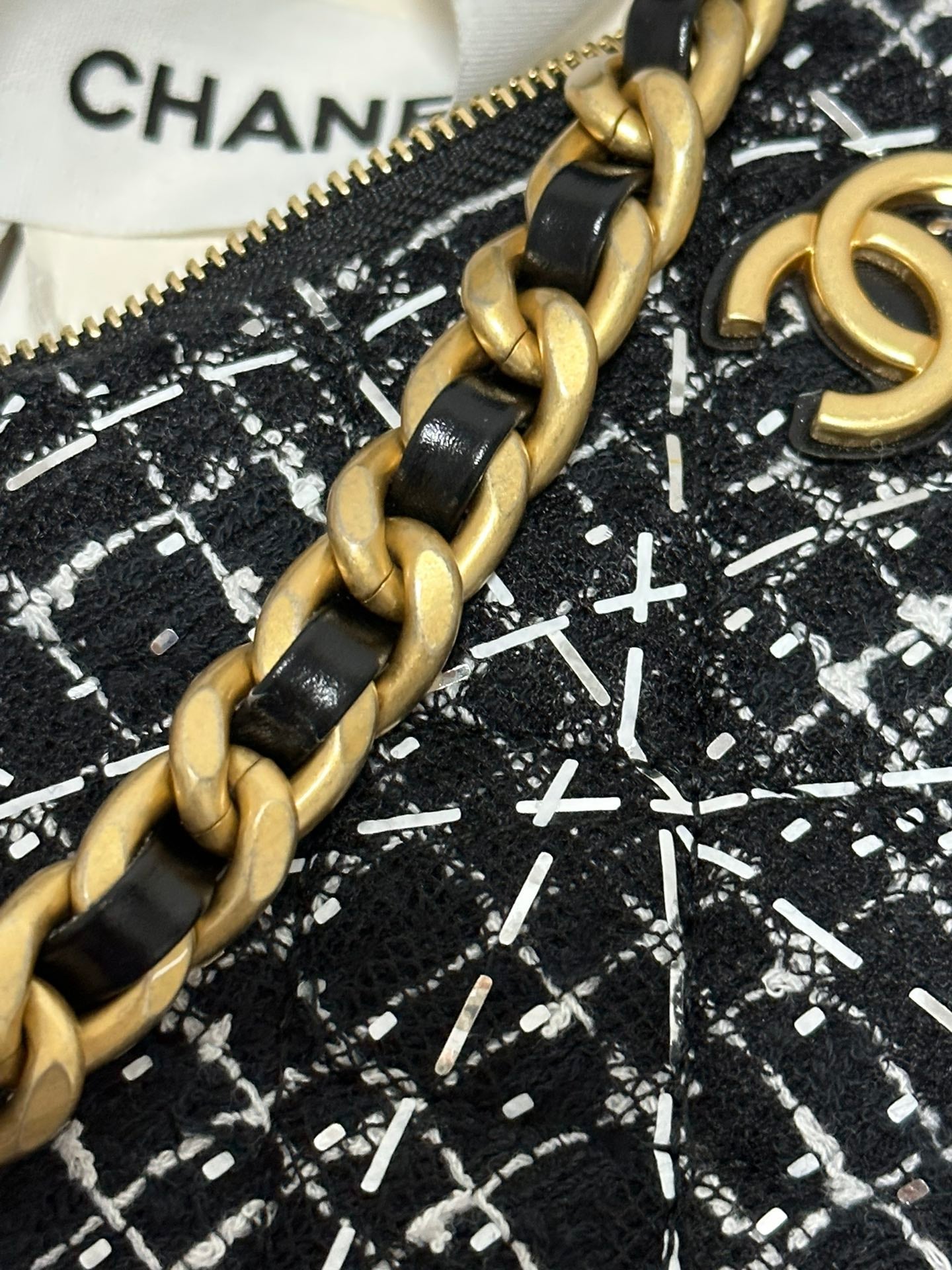 HOBO BAG 23 IN BLACK MIX WHITE TWEED GOLD HARDWARE mysite