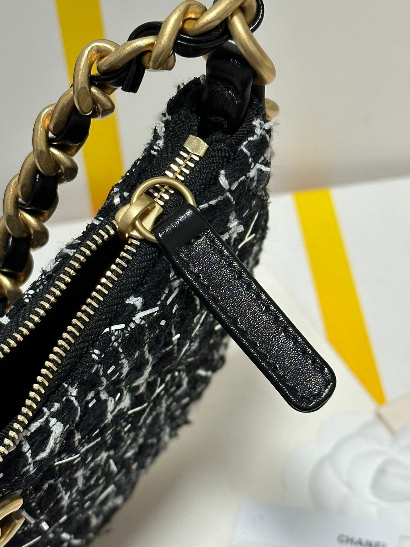 HOBO BAG 23 IN BLACK MIX WHITE TWEED GOLD HARDWARE mysite