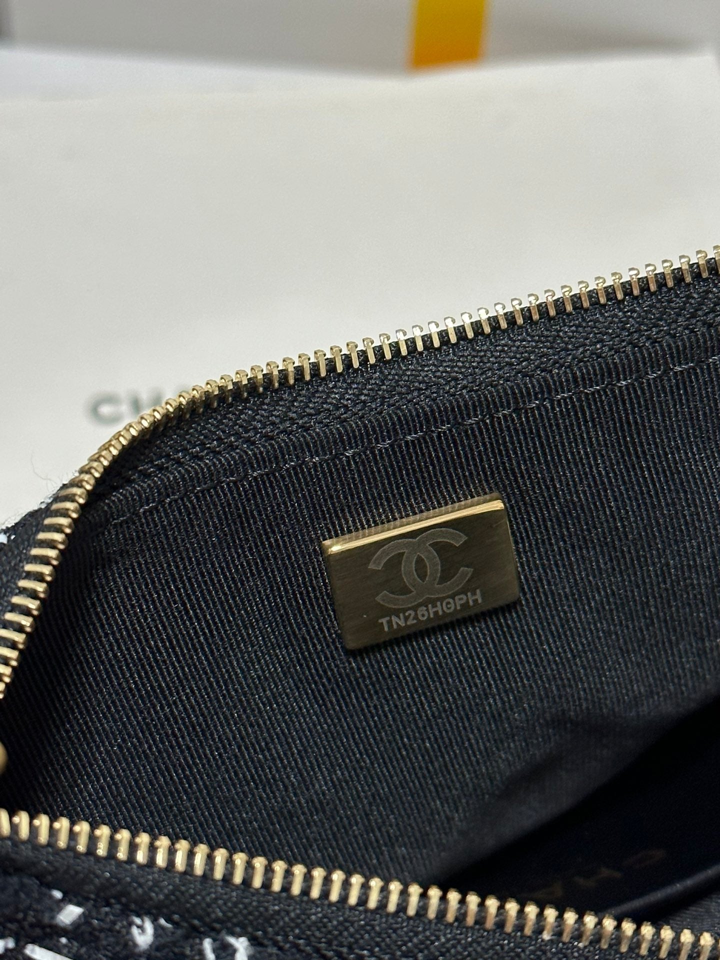 HOBO BAG 23 IN BLACK MIX WHITE TWEED GOLD HARDWARE mysite