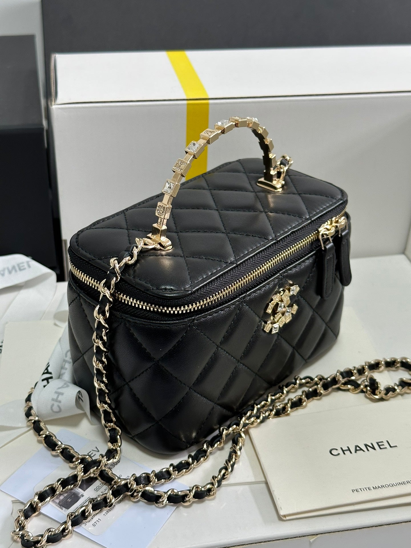 VANITY CASE 18 IN BLACK CALFSKIN GOLD HARDWARE mysite