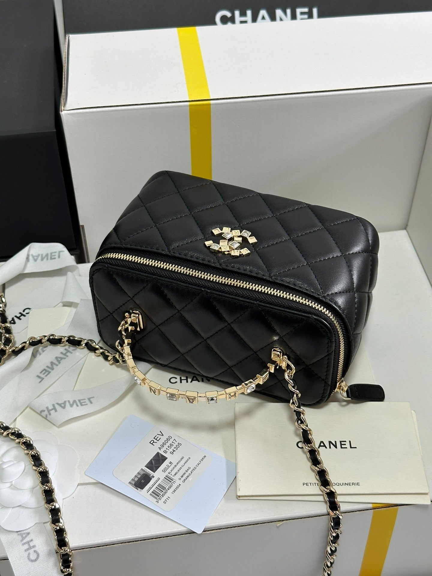 VANITY CASE 18 IN BLACK CALFSKIN GOLD HARDWARE mysite