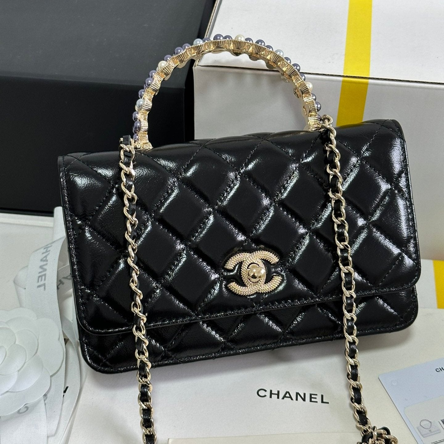 PEARL HANDLE FLAP BAG 18 IN BLACK SHINY LAMBSKIN mysite