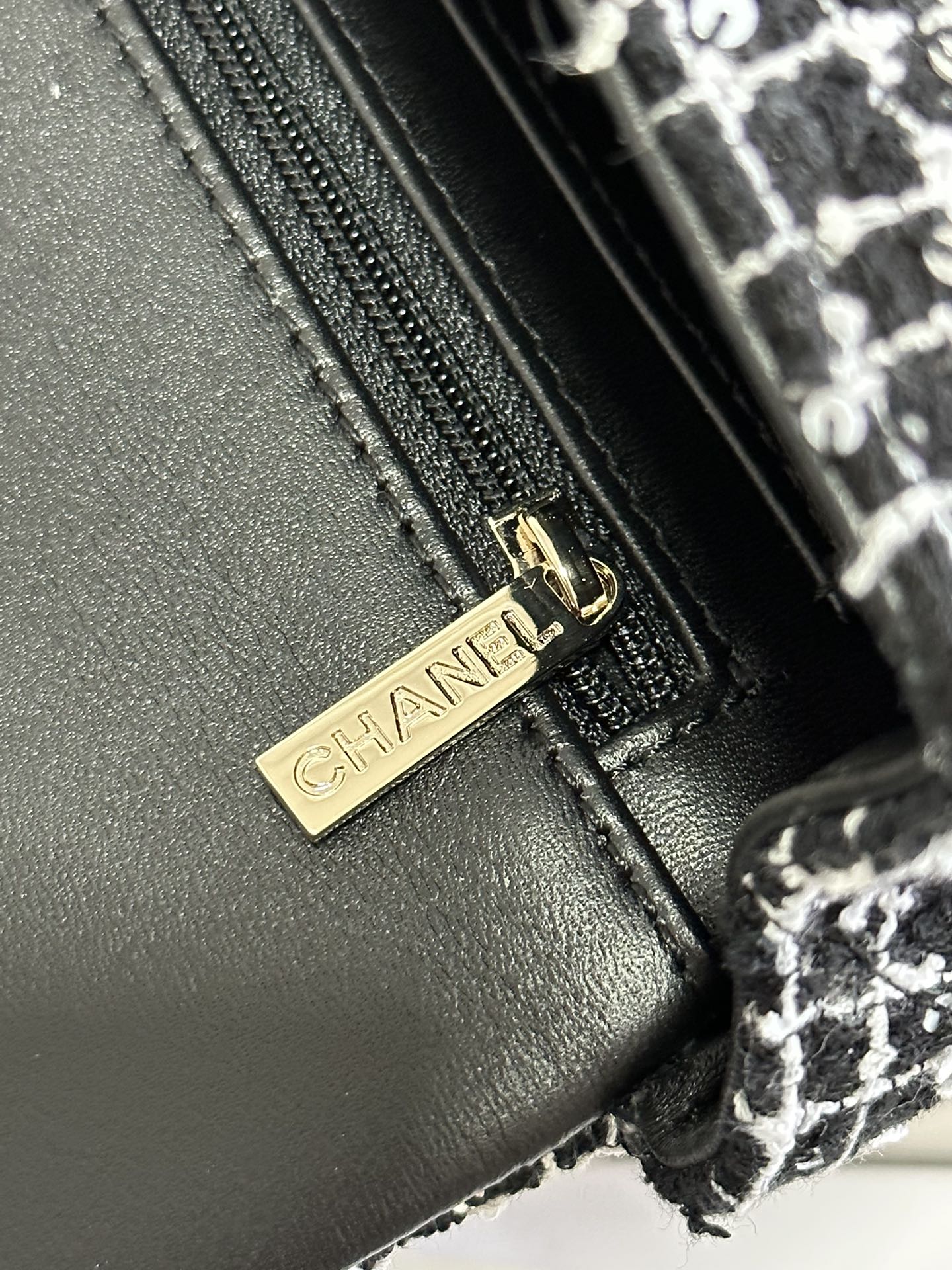 MINI FLAP BAG 20 ATTACHED SAQUINS IN BLACK MIX WHITE TWEED GOLD HARDWARE mysite